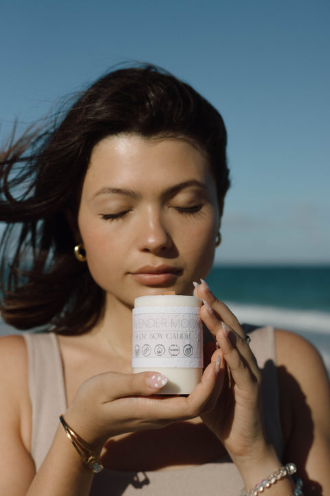 smelling soy candle